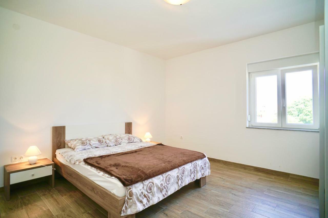 Apartments Teo Трогір Екстер'єр фото